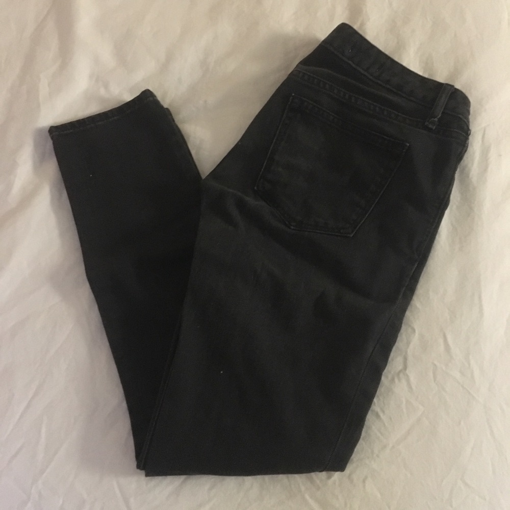 GAP Dark Grey/Distressed Black skinny Ankle Jeans
